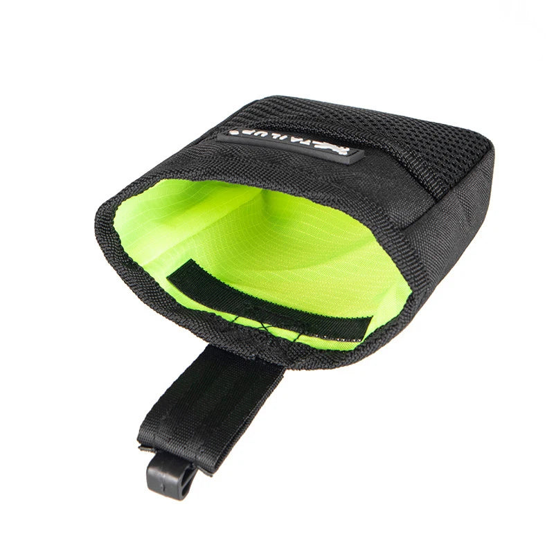 Mini Portable Pet Summer Supplies Dog Snack Bag Outdoor Training Bag Convenient Carry-On for Dogs